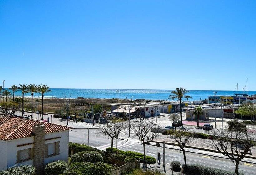 Apartamentos Sol y Mar Segur 3000