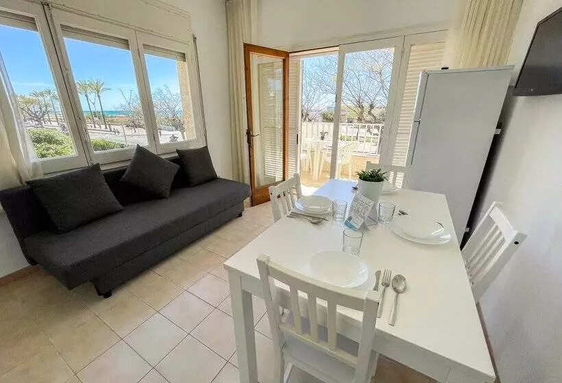 Apartamentos Sol y Mar Segur 3000