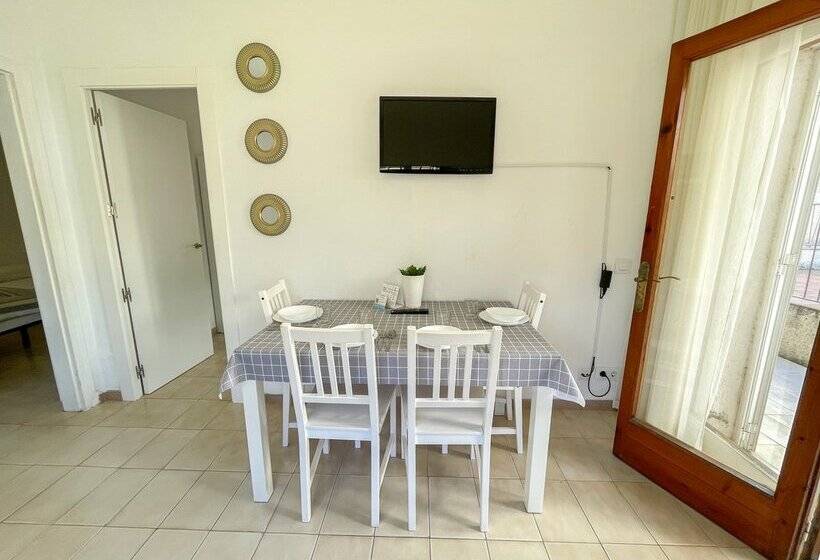 Apartamentos Sol y Mar Segur 3000