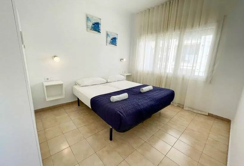 Apartamentos Sol y Mar Segur 3000
