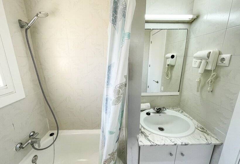 Apartamentos Sol y Mar Segur 3000