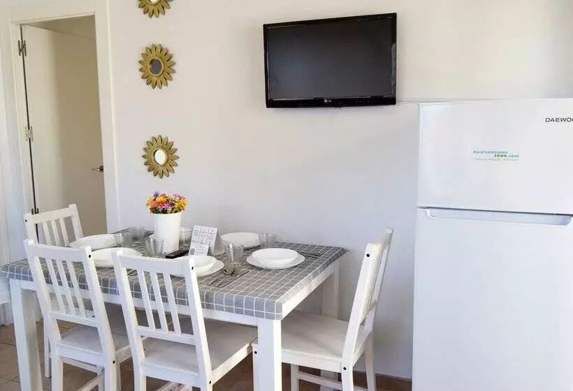 Apartamentos Sol y Mar Segur 3000