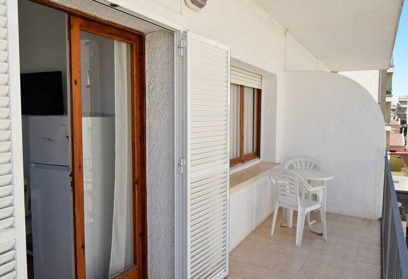 Apartamentos Sol y Mar Segur 3000