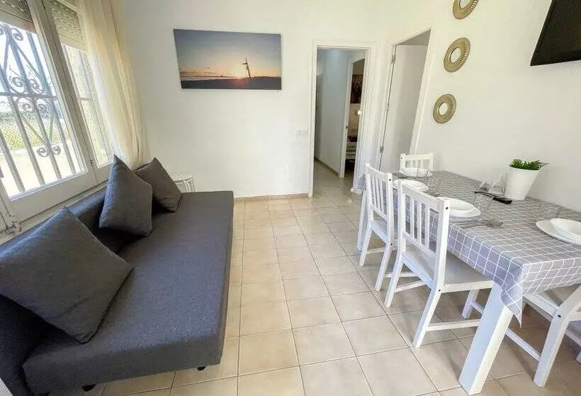 Apartamentos Sol y Mar Segur 3000