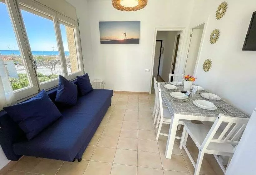 Apartamentos Sol y Mar Segur 3000