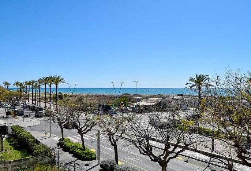 Apartamentos Sol y Mar Segur 3000