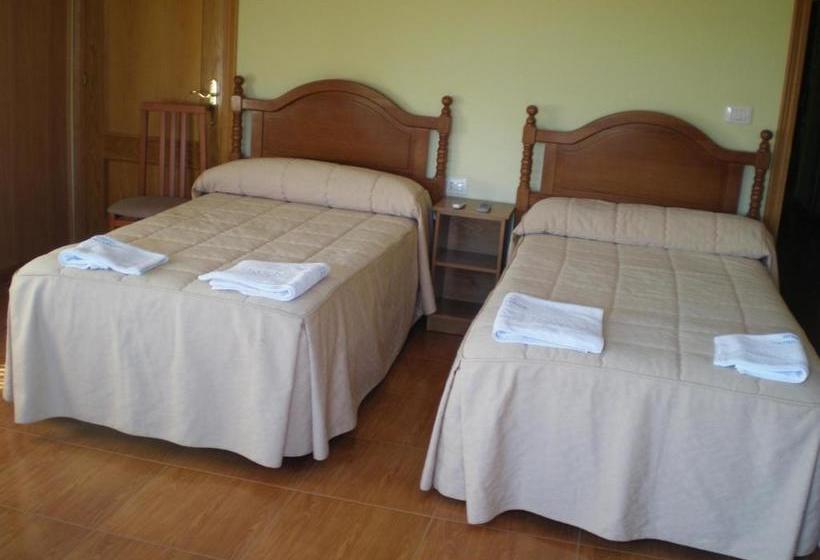 پانسیون Hostal Catro Ventos