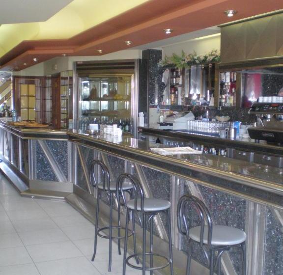 پانسیون Hostal Catro Ventos