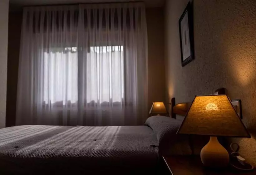 پانسیون Hostal Restaurante Ventasierra