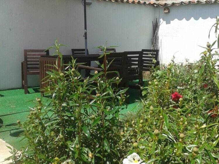 بنسيون Casa Oretani