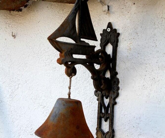 بنسيون Casa Oretani