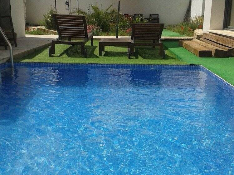 بنسيون Casa Oretani