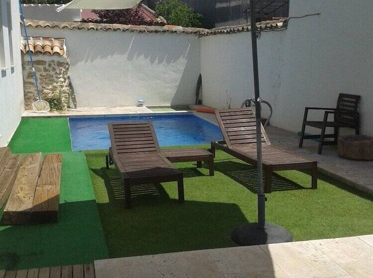 بنسيون Casa Oretani