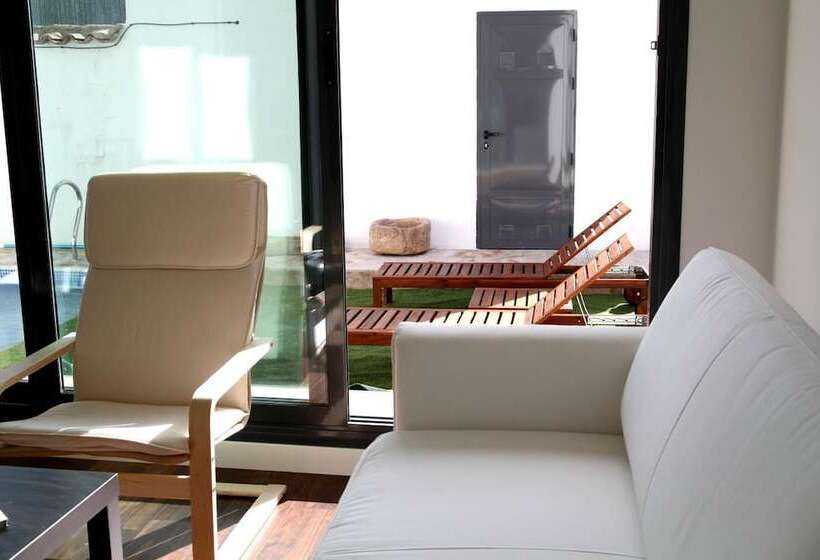 بنسيون Casa Oretani