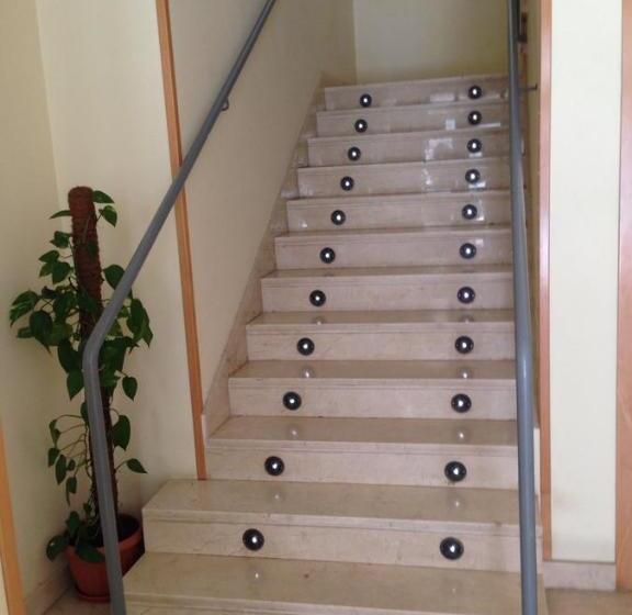 پانسیون Hostal El Poligono