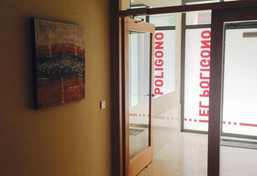 پانسیون Hostal El Poligono