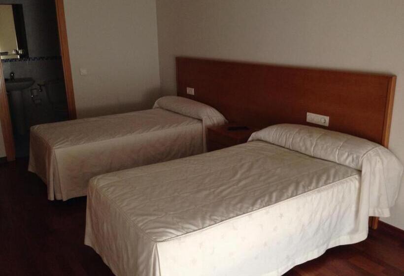 پانسیون Hostal El Poligono