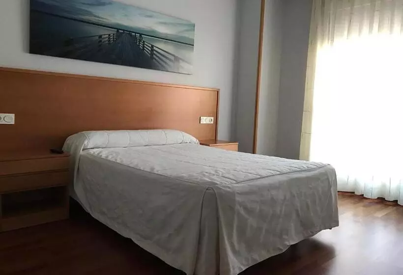 پانسیون Hostal El Poligono