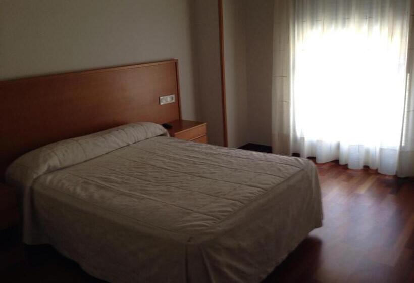 پانسیون Hostal El Poligono