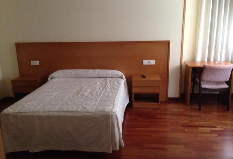 پانسیون Hostal El Poligono