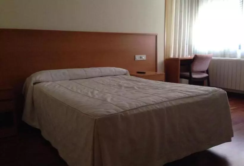پانسیون Hostal El Poligono