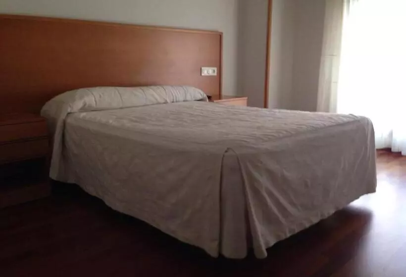 پانسیون Hostal El Poligono