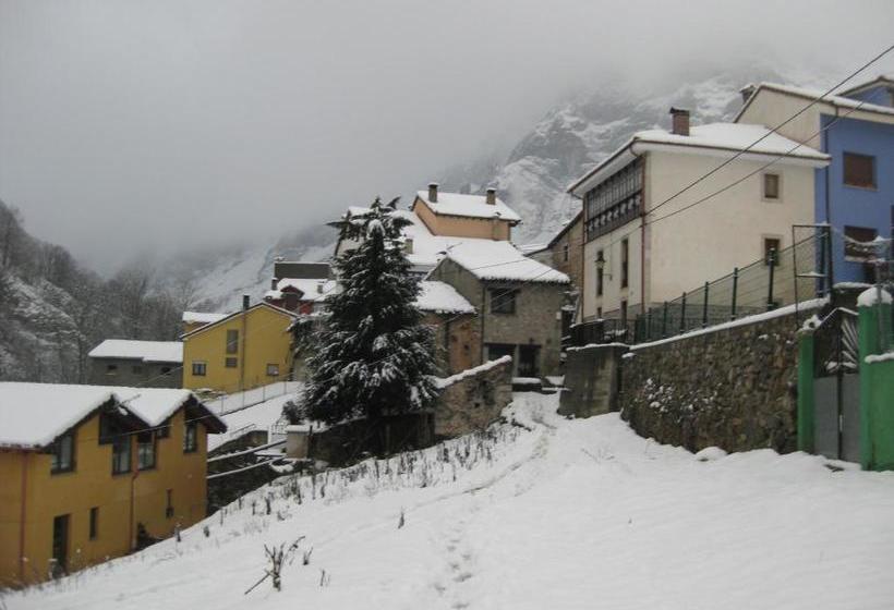 بنسيون Hostal El Duje