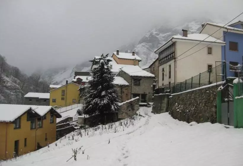 پانسیون Hostal El Duje