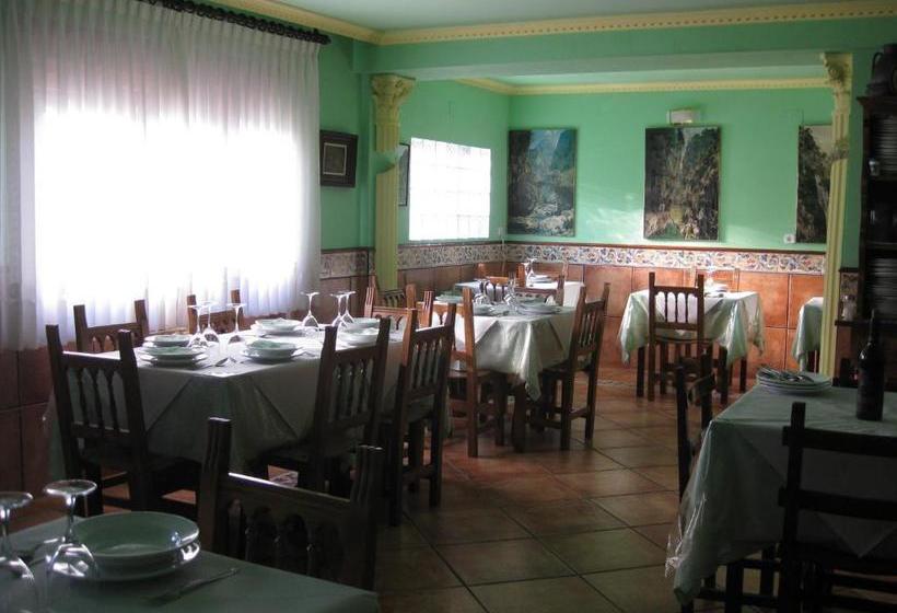 بنسيون Hostal El Duje