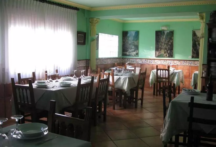 پانسیون Hostal El Duje