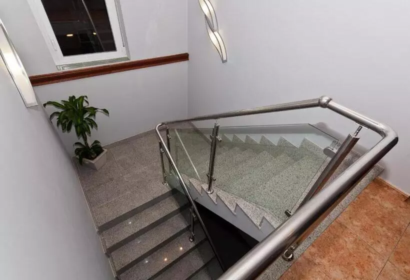 پانسیون Hostal Restaurante María Victoria