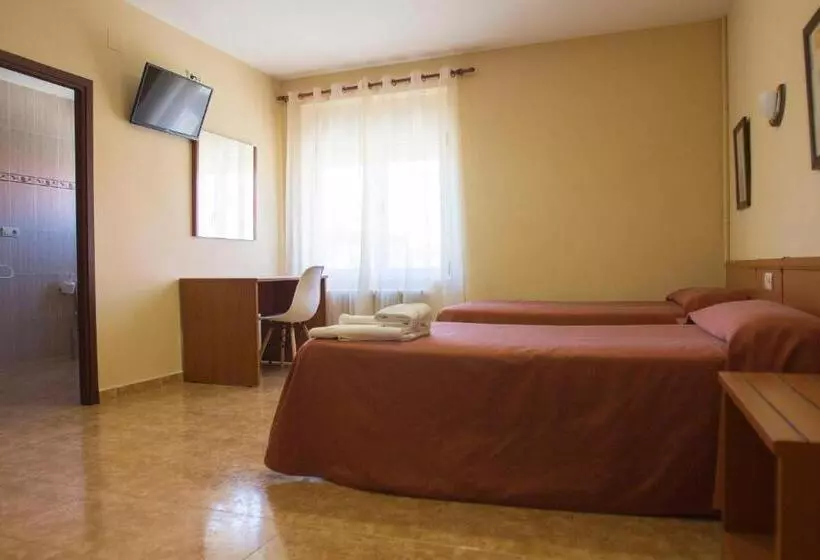 پانسیون Hostal Restaurante María Victoria