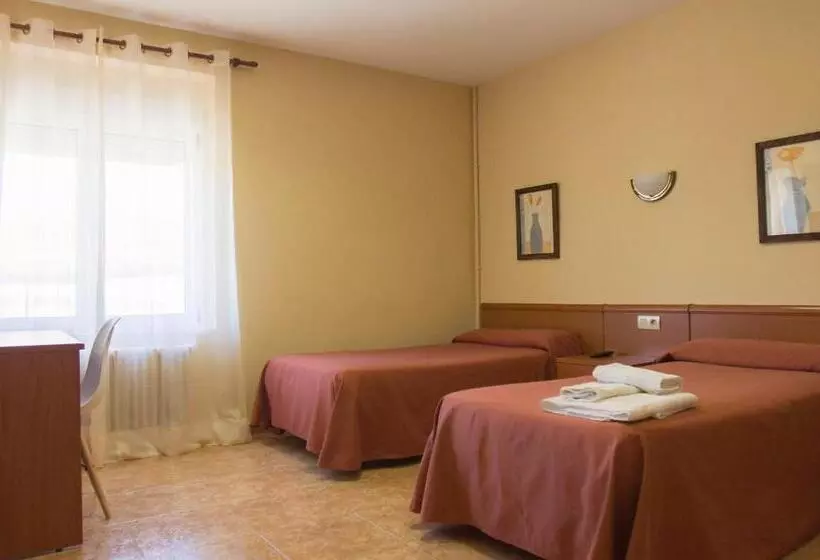 پانسیون Hostal Restaurante María Victoria