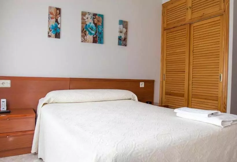 پانسیون Hostal Restaurante María Victoria