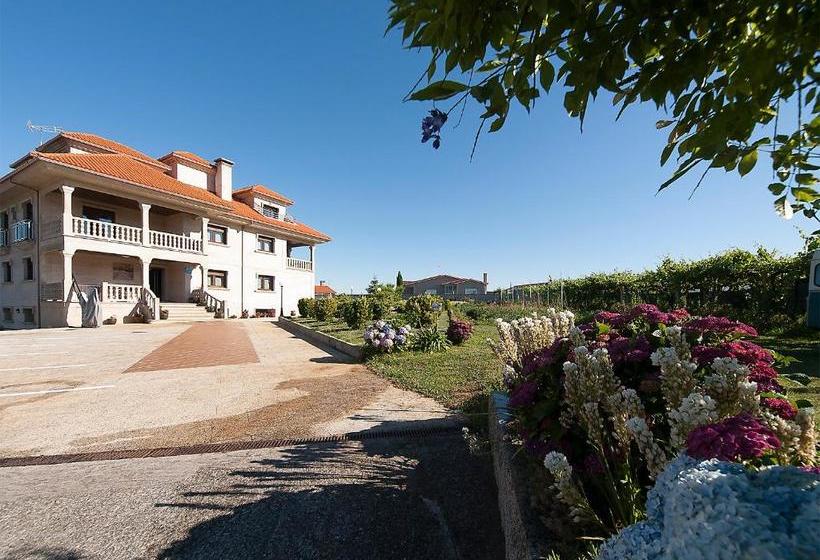 Pensión Residencia A Cruzán