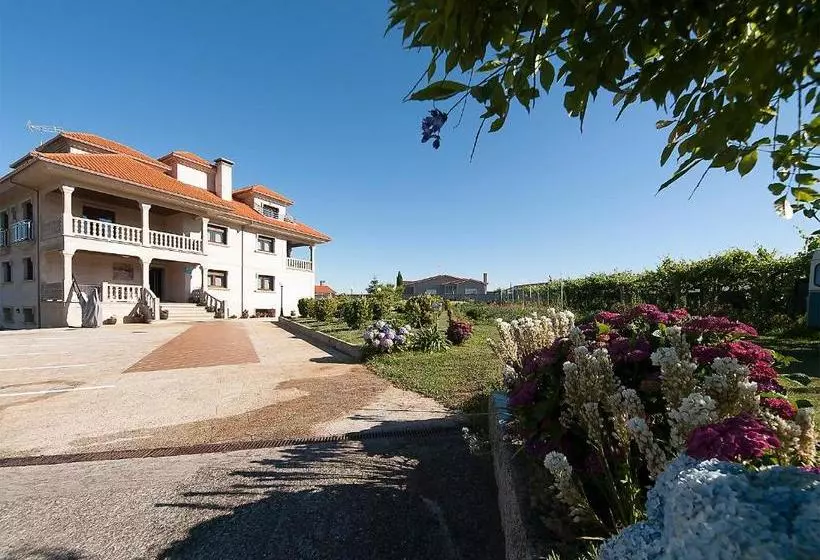 Pensión Residencia A Cruzán