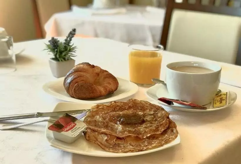 Pensión Residencia A Cruzán