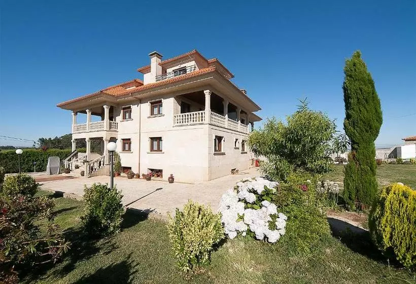 Pensión Residencia A Cruzán