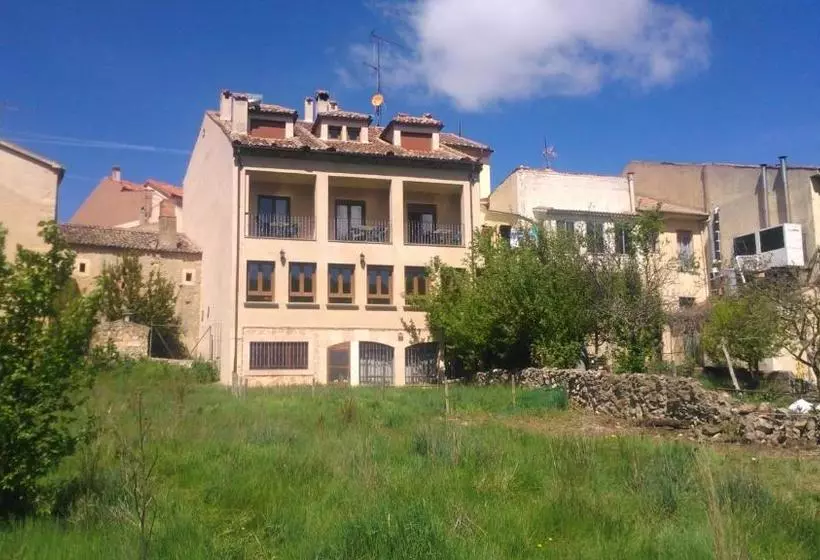 پانسیون La Mesta