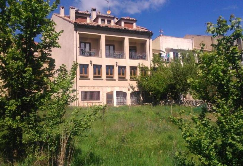 بنسيون La Mesta