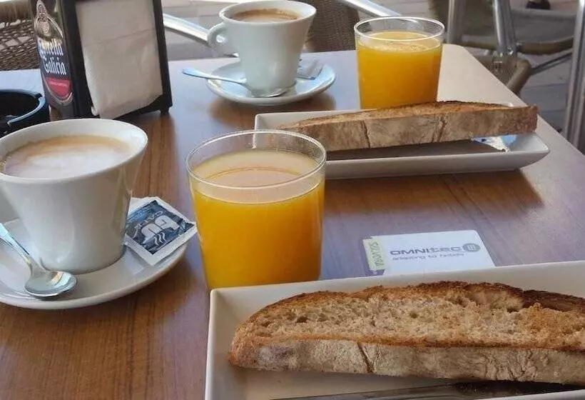 Retkeilymaja A Esmorgaposada Del Mar