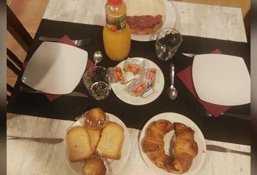 بنسيون Hostal Can Barrina