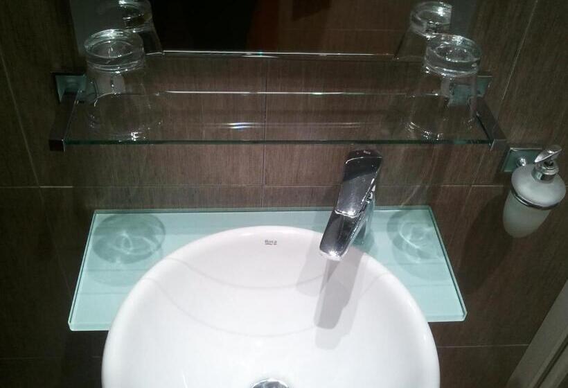 بنسيون Hostal Can Barrina