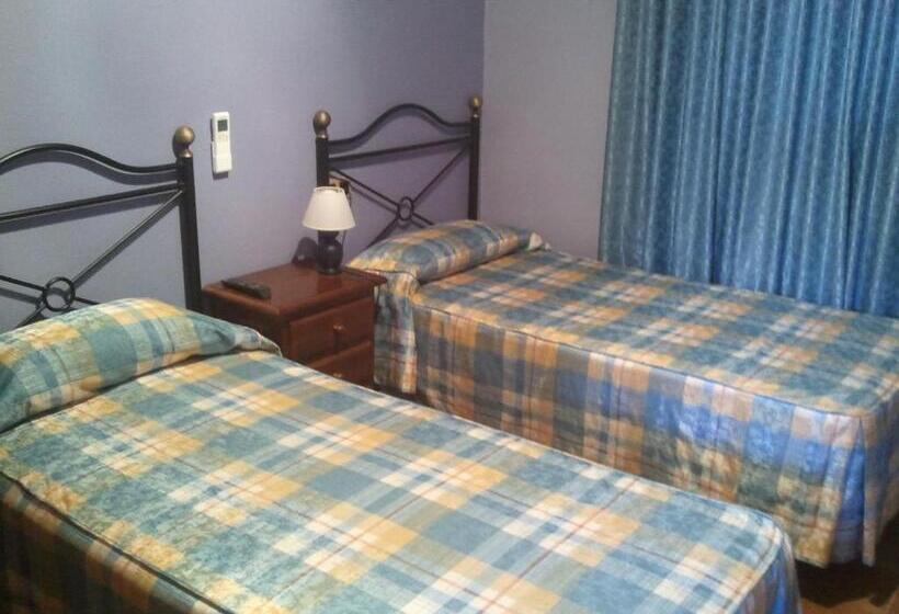 بنسيون Hostal Can Barrina