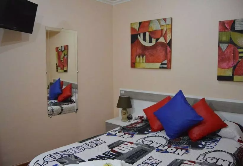 ペンション Hostal Carrizo