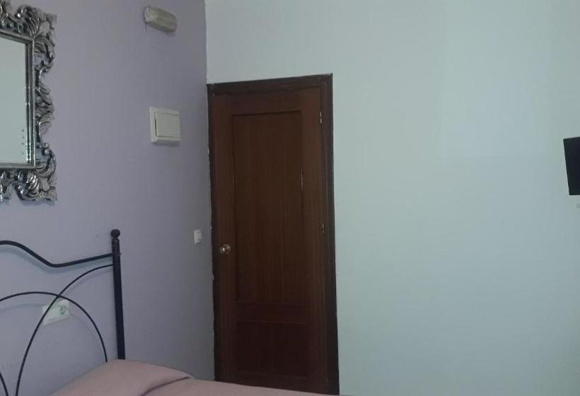 پانسیون Hostal Lepanto