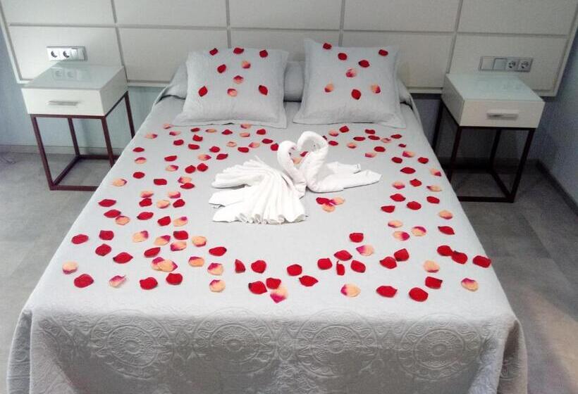 پانسیون Hostal Loimar