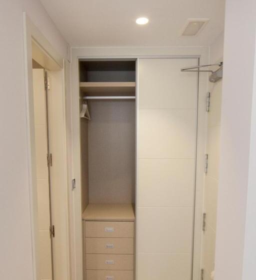 پانسیون Hostal Loimar