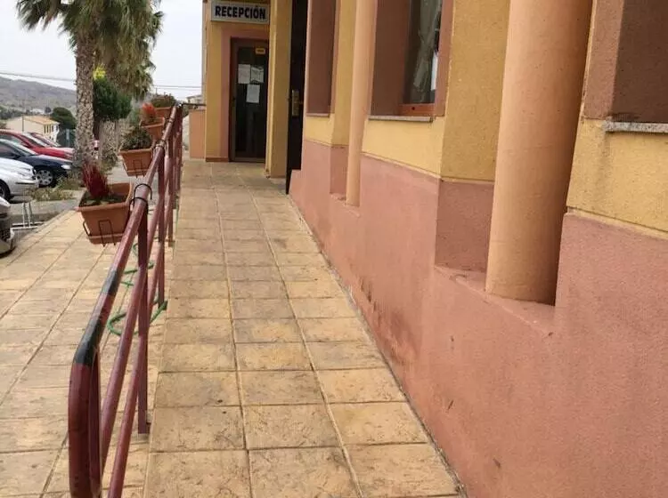 ペンション Hostal Mesón Arboleas