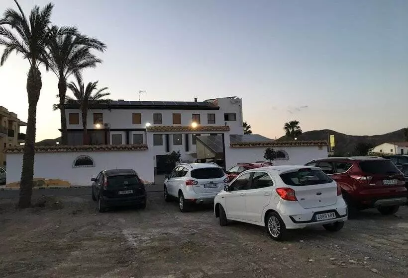 ペンション Hostal Mesón Arboleas